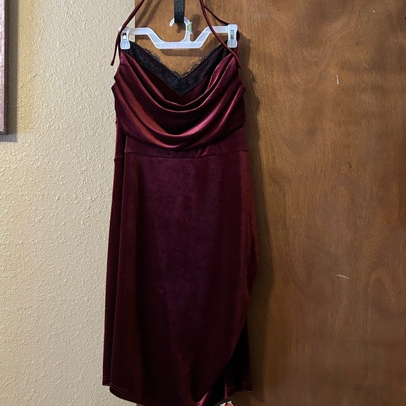 Cider Burgundy Velvet Dress with Black Lace - Picture 2 of 3